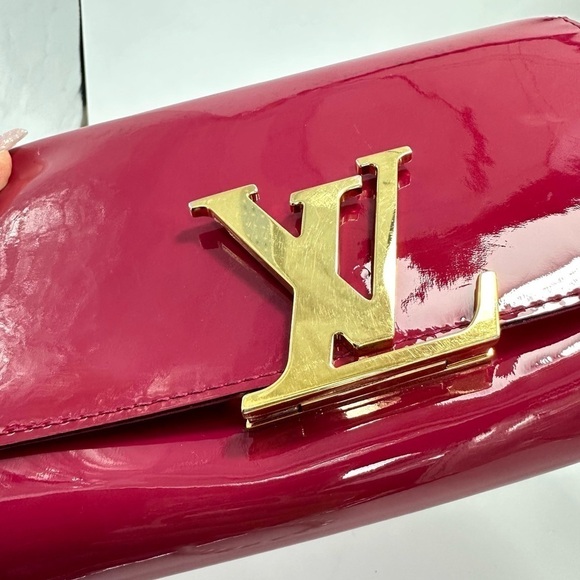 louis vuitton louise clutch patent in pink - Picture 16 of 16